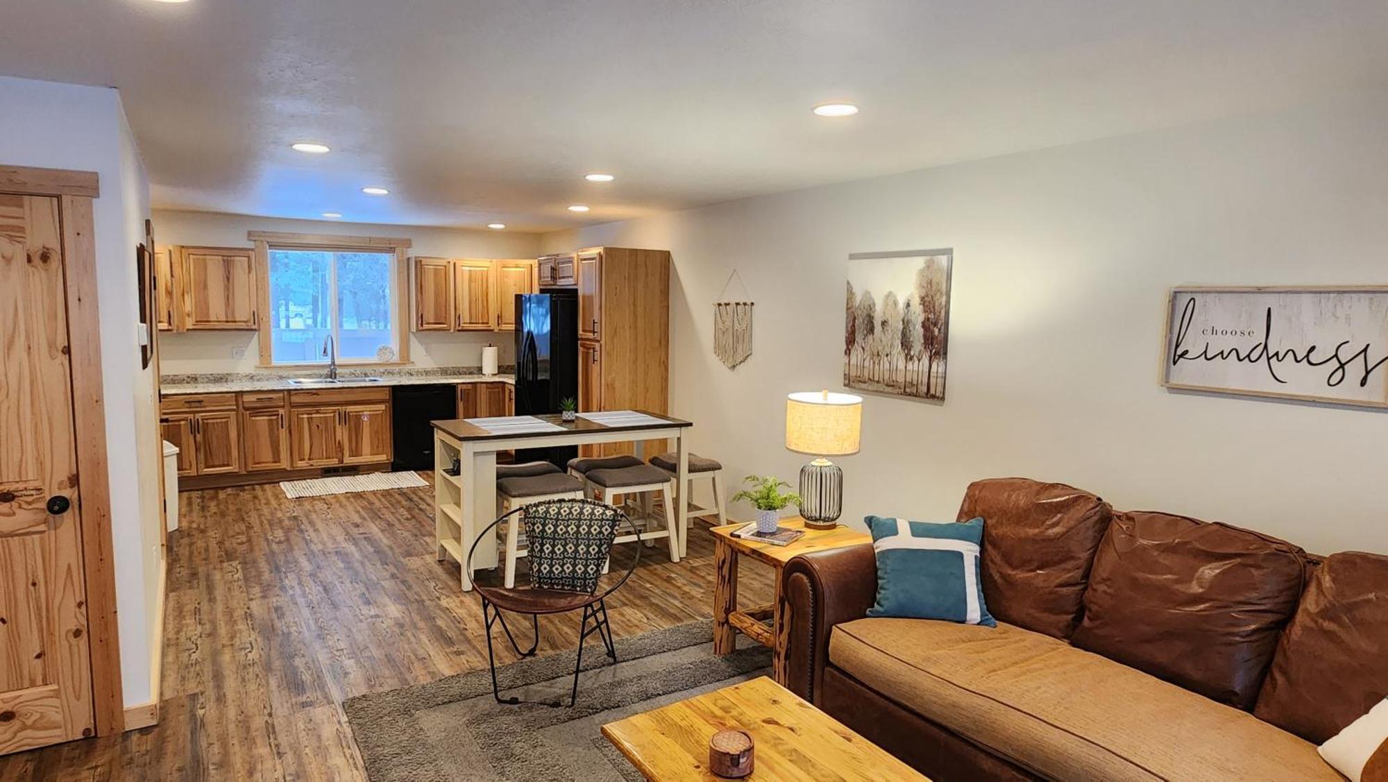 Beargrass Lodging & Rv Resort Hungry Horse Εξωτερικό φωτογραφία
